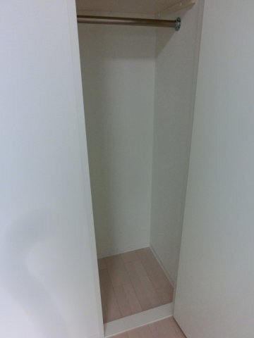 拡大写真:ルーチェ南森町 2階201の収納