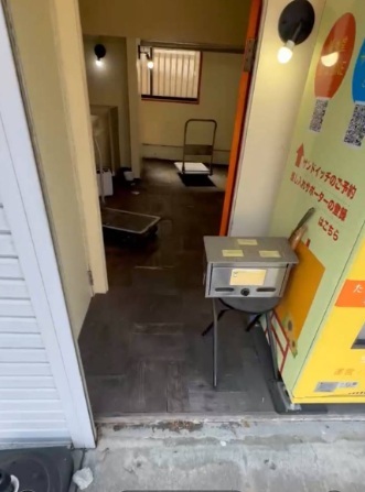 拡大写真:ポンテ店舗Ⅱ 1階の玄関