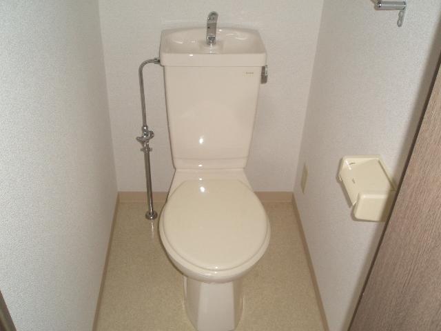 拡大写真:アンゴロパラッツオ 6階601のトイレ