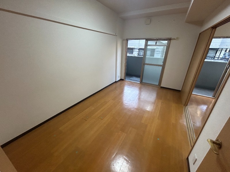 拡大写真:フォンセブラン 2階203の居間