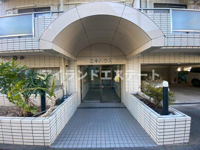拡大写真:ミキハウス 3階301のエントランス