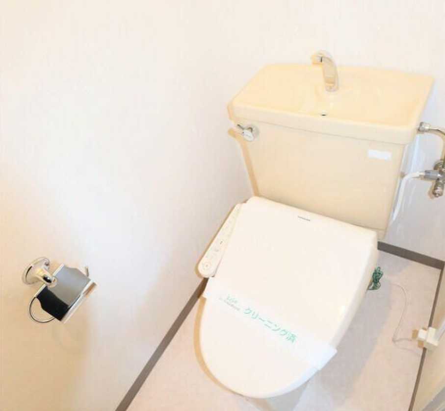 拡大写真:世田谷区三軒茶屋2丁目 3階301のトイレ