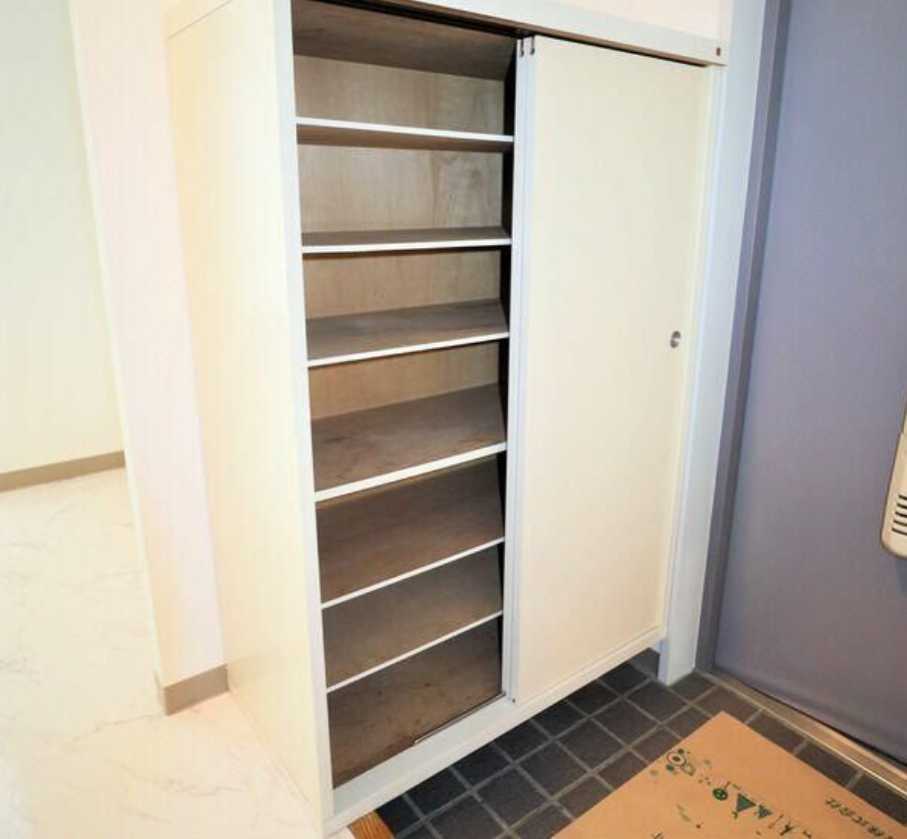拡大写真:世田谷区三軒茶屋2丁目 3階301の玄関