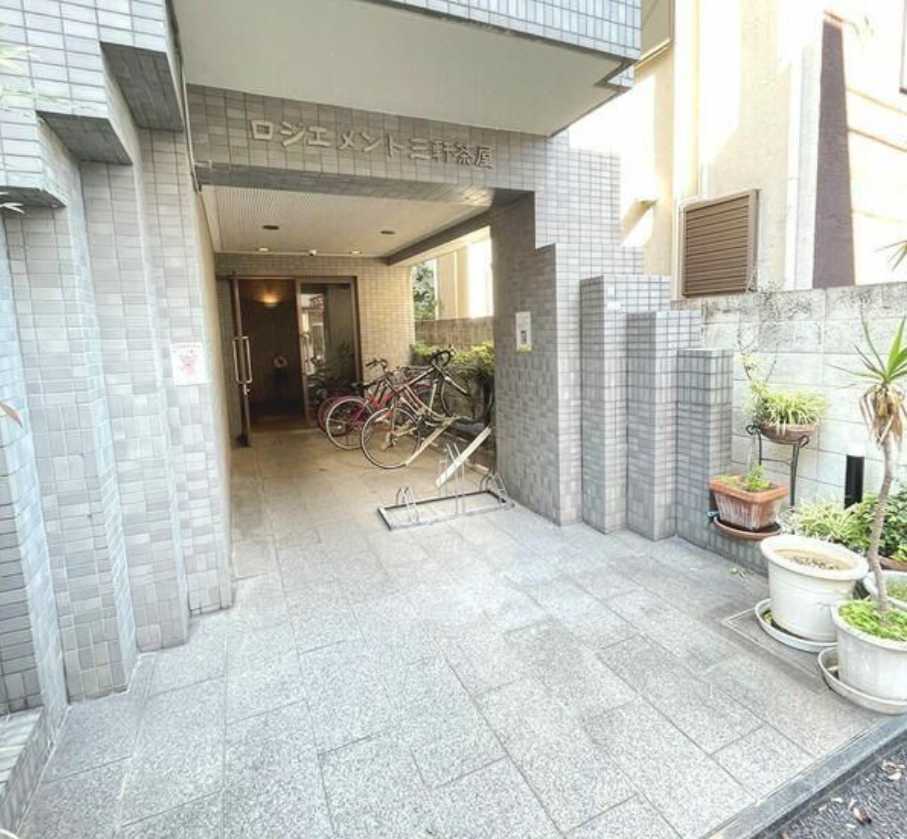 拡大写真:世田谷区三軒茶屋2丁目 3階301のエントランス