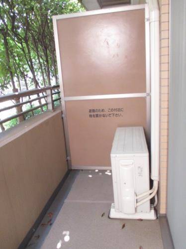 拡大写真:世田谷区駒沢4丁目 2階201のバルコニー