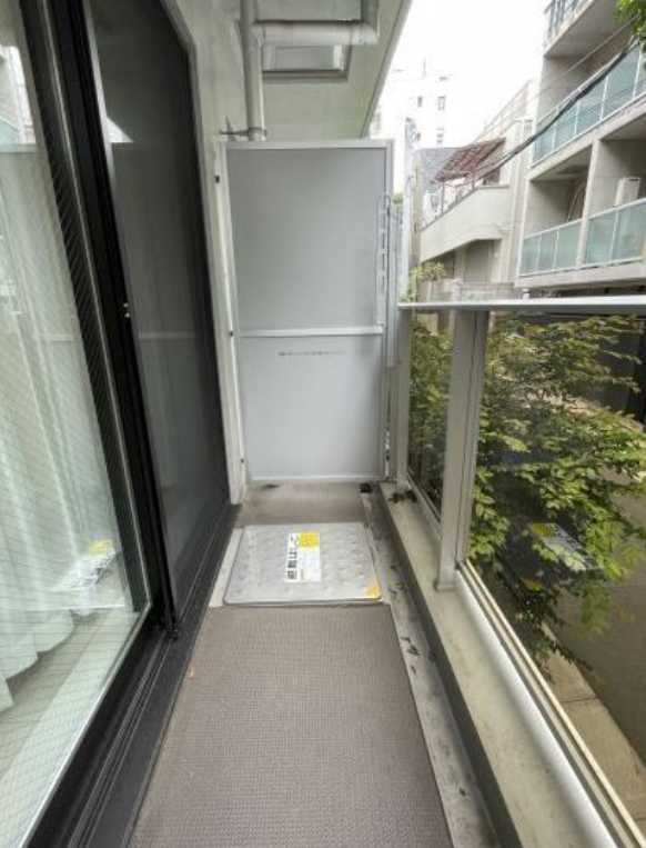 拡大写真:目黒区東山1丁目 1階101のバルコニー