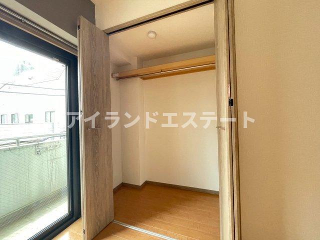 拡大写真:セタガヤフラット 3階302の収納