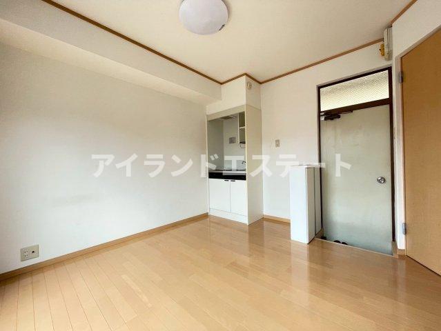 拡大写真:ミワハイツ 2階202の居間