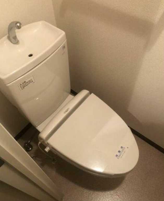 拡大写真:目黒区大橋2丁目 1階304のトイレ