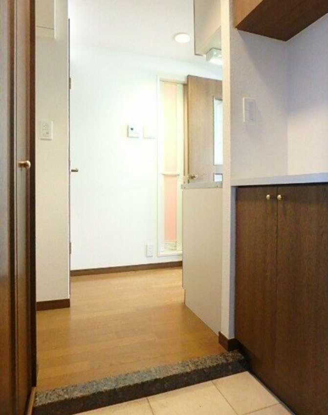 拡大写真:目黒区青葉台3丁目 11階1111の玄関