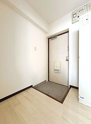 拡大写真：Atともえ 3階301の玄関