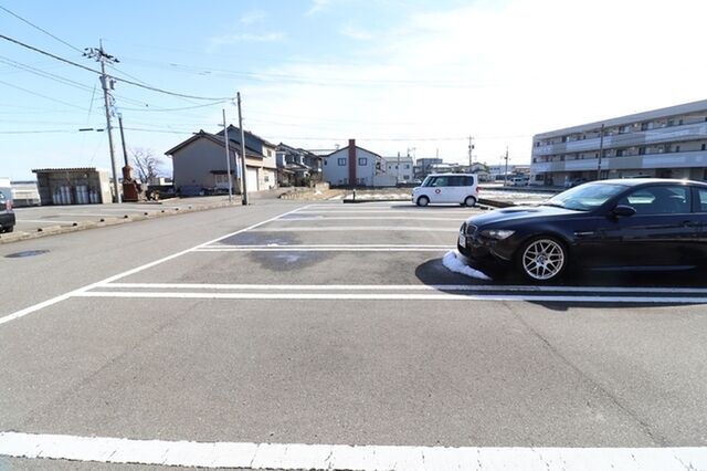 拡大写真:やまと平面 2階201の駐車場