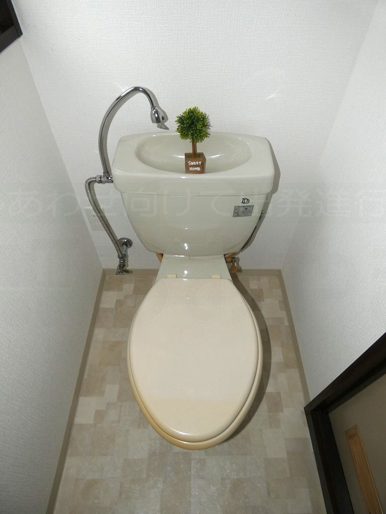 拡大写真:ピア新町 2階201のトイレ(2026/4/10撮影)※装飾はイメージです。