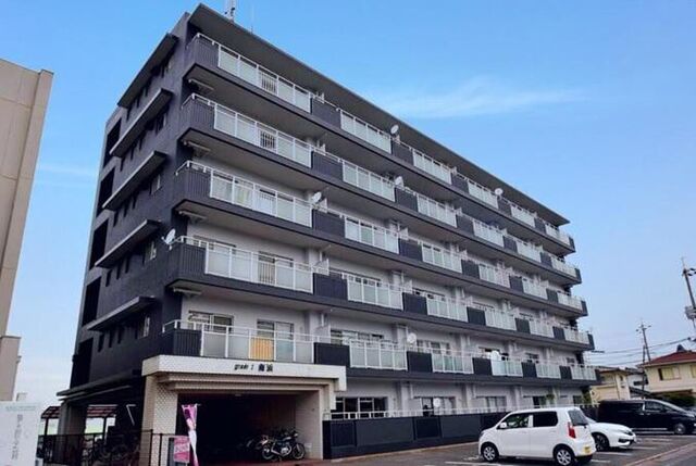 拡大写真：グレードワン南浜 3階302の建物外観