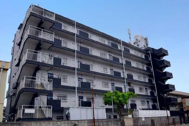 拡大写真：グレードワン南浜 3階302の建物外観