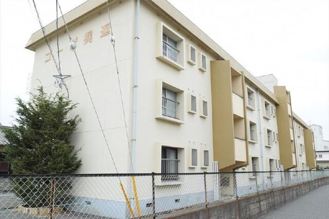 拡大写真：コーポ梶返 1階107の建物外観