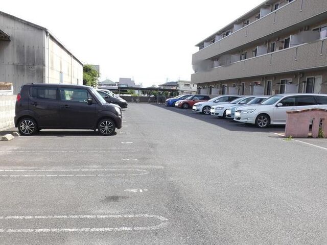 拡大写真：ドゥマンソレーユ 1階102の駐車場