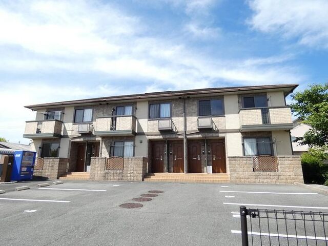 拡大写真：カントリーヒルズ東岐波 1階102の建物外観