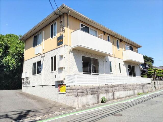 拡大写真：シャーメゾン　ファシル 2階202の建物外観