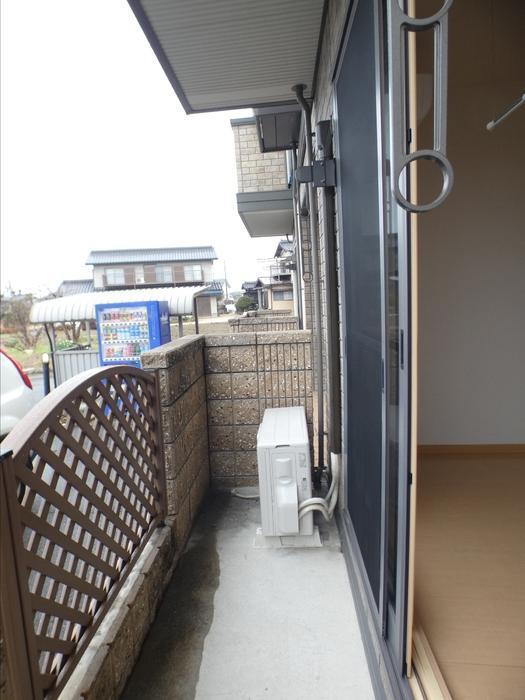 拡大写真：カントリーヒルズ東岐波 1階102のバルコニー