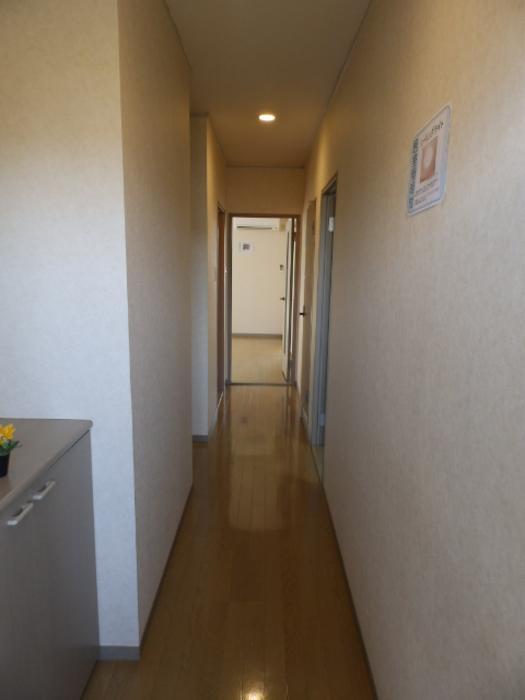 拡大写真：ダラミー小串 3階302の玄関　シューズボックス