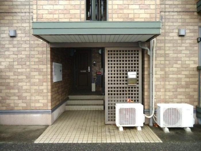 拡大写真：サニーコートA棟（則貞） 2階202のエントランス