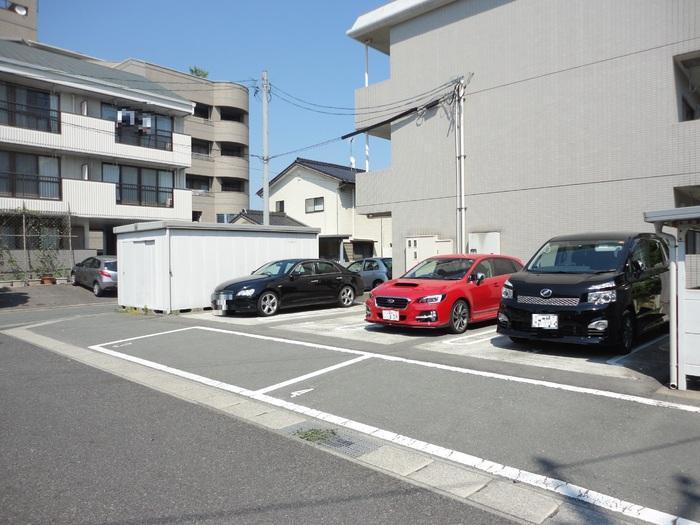 拡大写真：ラプランタン 1階103の駐車場