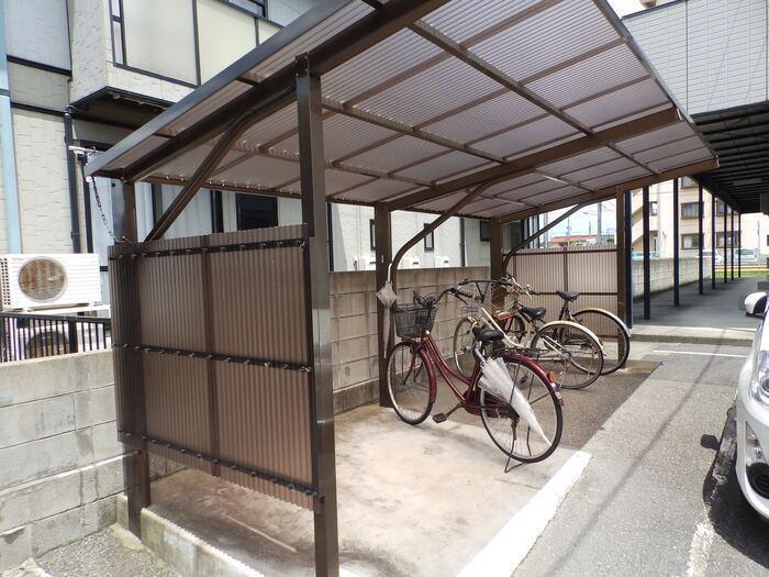 拡大写真：ファミール東琴芝 2階202の駐輪場