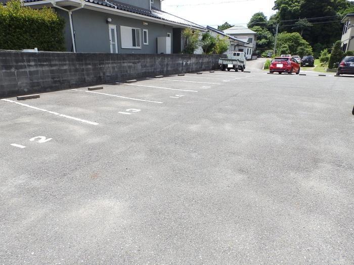 拡大写真：ファミール東琴芝 2階202の駐車場