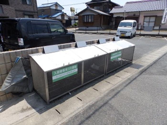 拡大写真：ペニーレーン 1階D102の入居者専用ゴミステーション