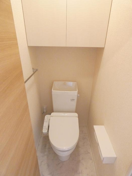 拡大写真：プレサーブ日の出Ⅱ 1階201の温水洗浄暖房便座