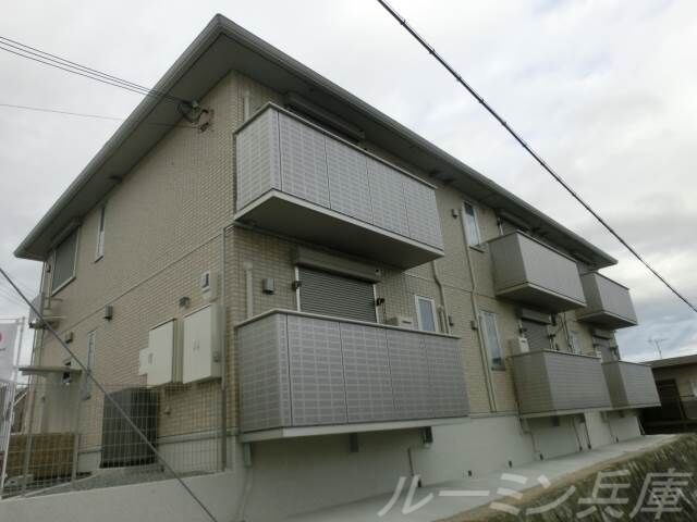 拡大写真：リヴェールフォスター 2階203の建物外観
