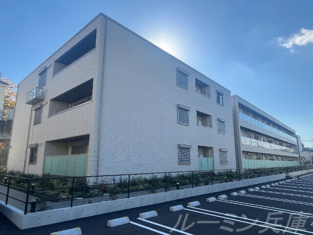 拡大写真:エクセレントガーデンヒルズA 2階201の建物外観