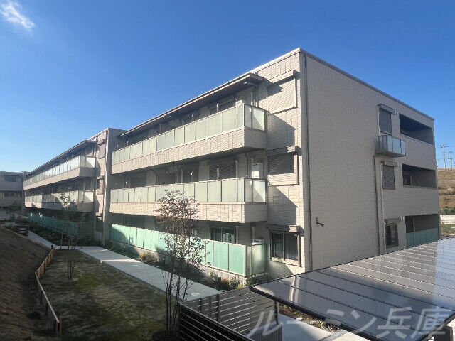 拡大写真:エクセレントガーデンヒルズA 2階201の建物外観