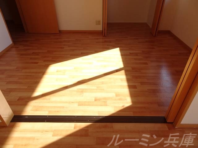拡大写真：アクシス大島 2階202の寝室