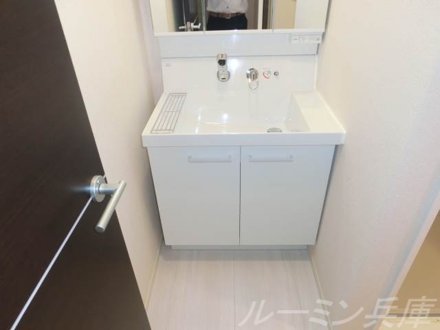 拡大写真:ソフィアルミエール2 1階101の洗面所