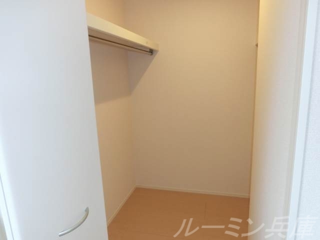 拡大写真:ソフィアルミエール2 1階101の収納