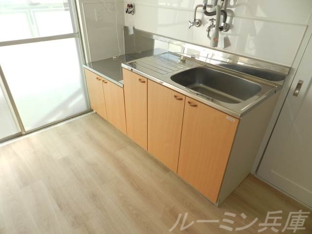 拡大写真:高丸ビル A棟 3階210のキッチン