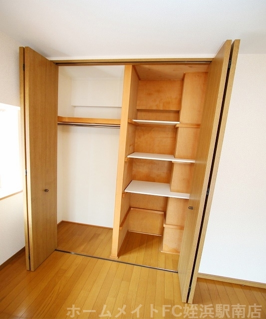 拡大写真:サンヒルズ今宿 2階201の★各部屋に収納ありますよ♪★参考写真