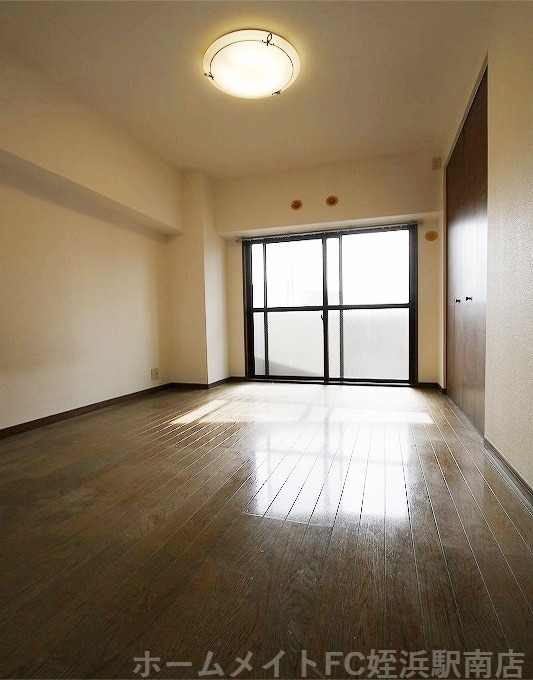 拡大写真:石橋ビル 3階302の★各お部屋にバルコニー付き♪★
