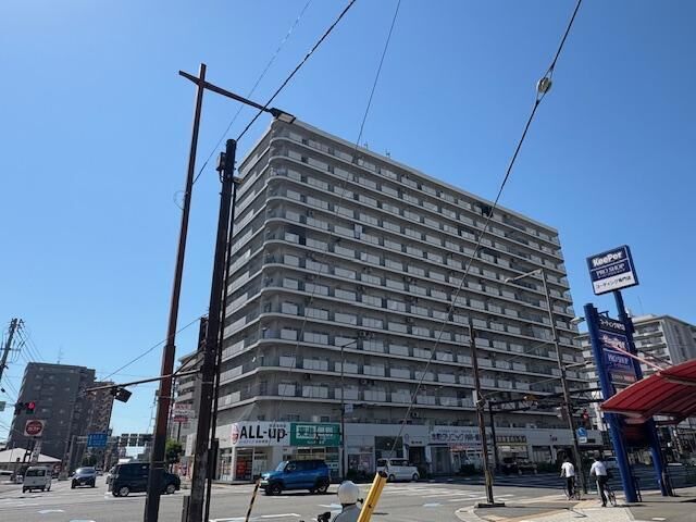 ロータリー本町 213号の外観