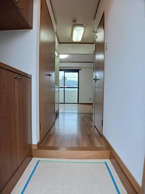 拡大写真:明山 3階302の内観