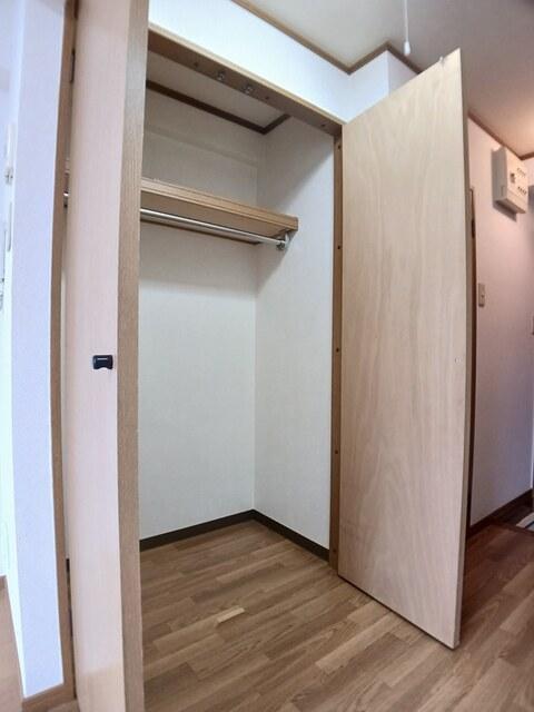 拡大写真:明山 3階302の内観