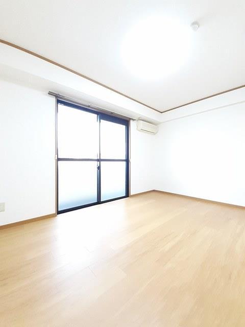 拡大写真:明山 2階203の内観