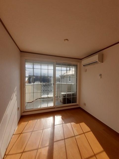 拡大写真:ラルジュ余戸 A 2階202の内観