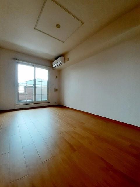 拡大写真:ピエタ・フィリアーレ椿 B 2階203の内観