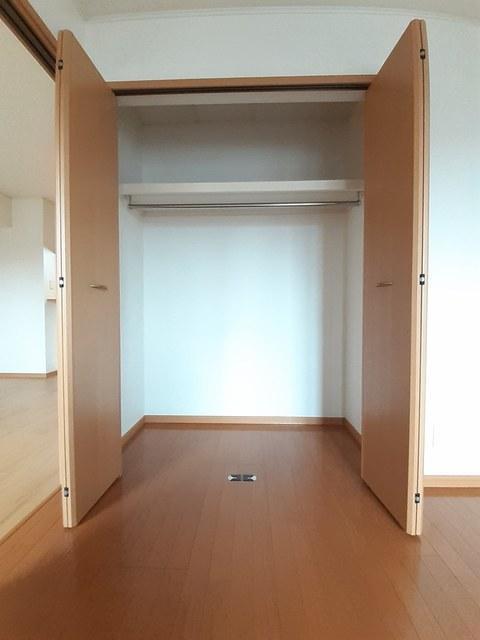 拡大写真:ピエタ・フィリアーレ椿 B 2階203の内観