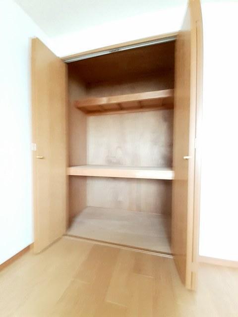拡大写真:シャルマン牛渕B 2階201の内観