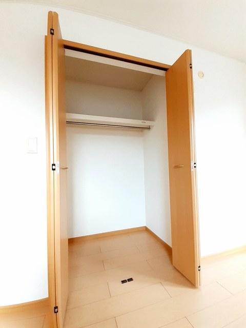 拡大写真:サンフレイム斎院 2階201の内観