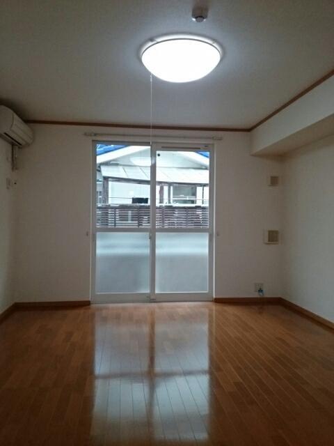 拡大写真:モダン 1階101の内観